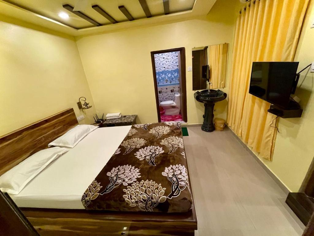 Hotel Saptarang Residency Panhala Exterior photo