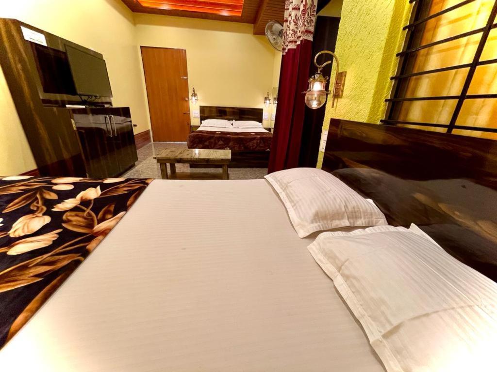 Hotel Saptarang Residency Panhala Exterior photo