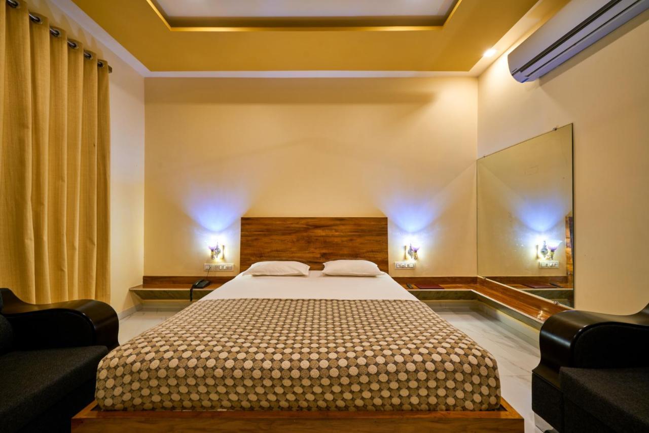 Hotel Saptarang Residency Panhala Exterior photo
